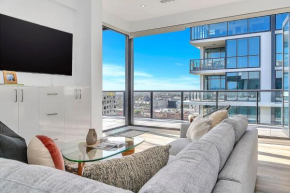'West End Penthouse' Sky-high Resort-style Haven
